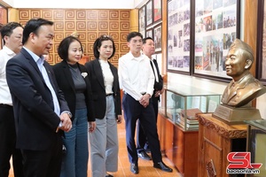 Đồng chí Phó Chủ tịch Thường trực UBND tỉnh kiểm tra cơ sở hạ tầng du lịch